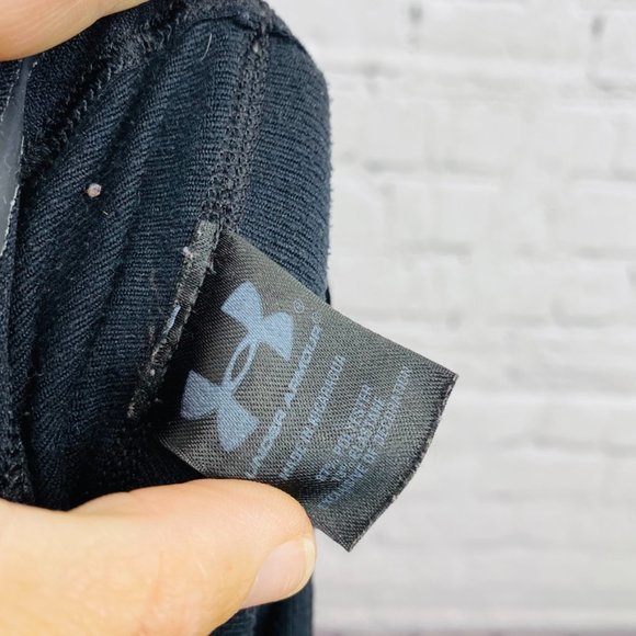 UNDER ARMOUR: Compression Base Layer - Picture 6 of 7